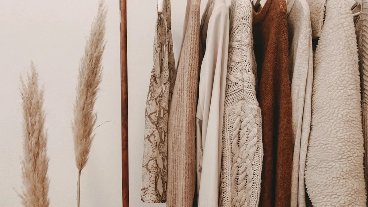 Construire un dressing minimaliste qui tient vraiment la saison
